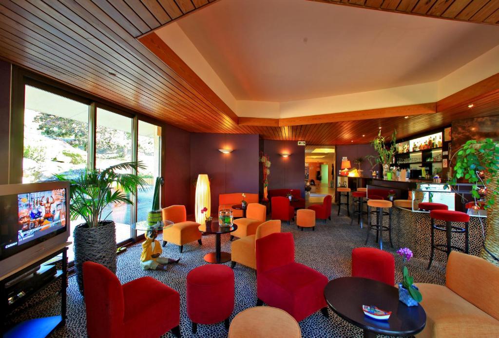 Logis Hotel De La Bruyere Pouzauges Luaran gambar