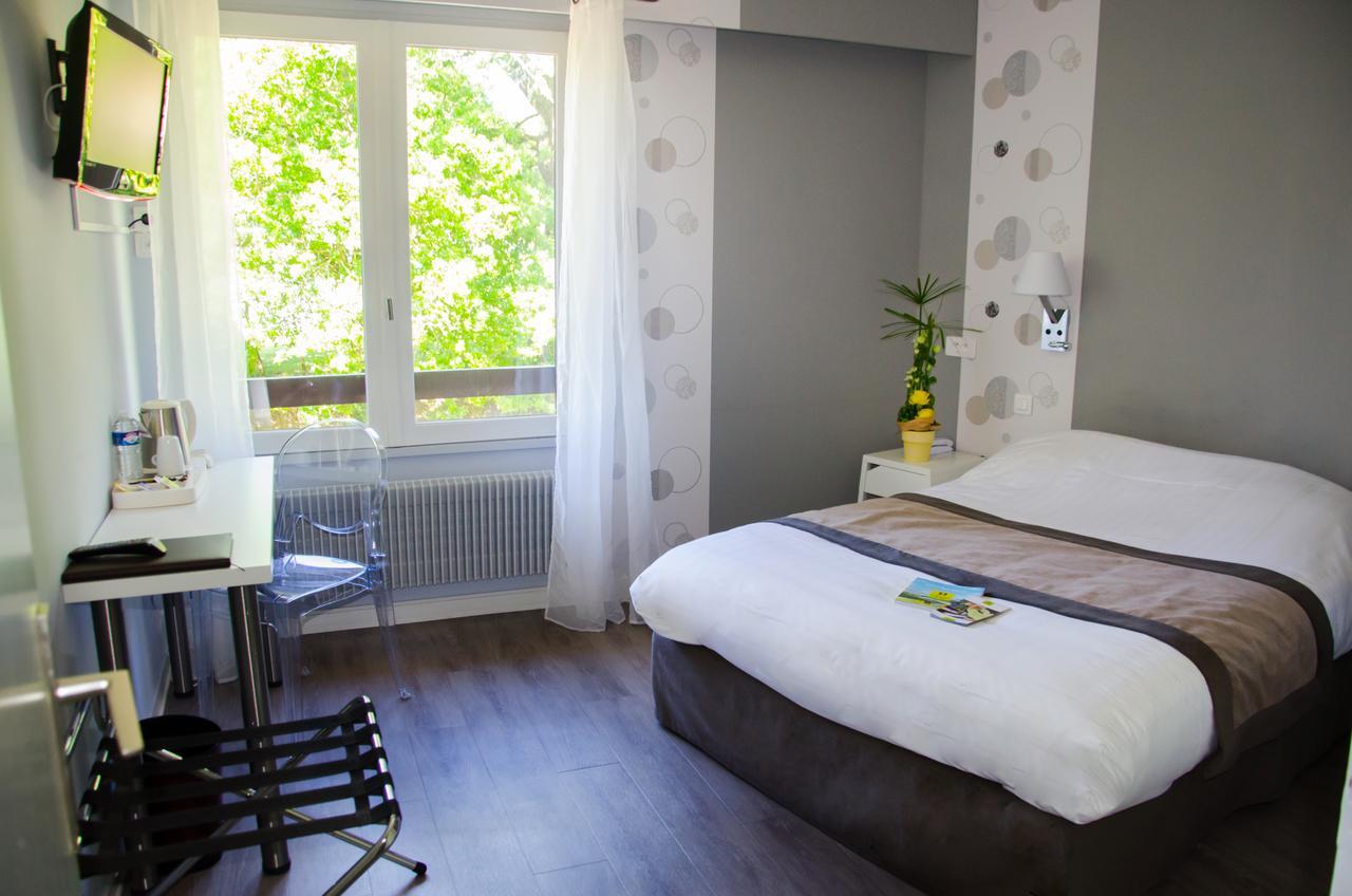Logis Hotel De La Bruyere Pouzauges Luaran gambar
