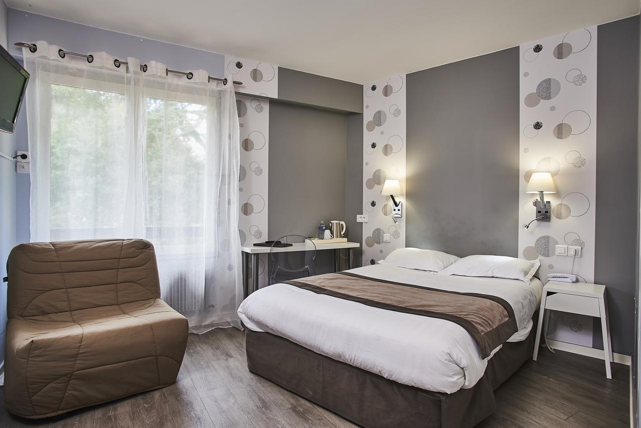 Logis Hotel De La Bruyere Pouzauges Luaran gambar