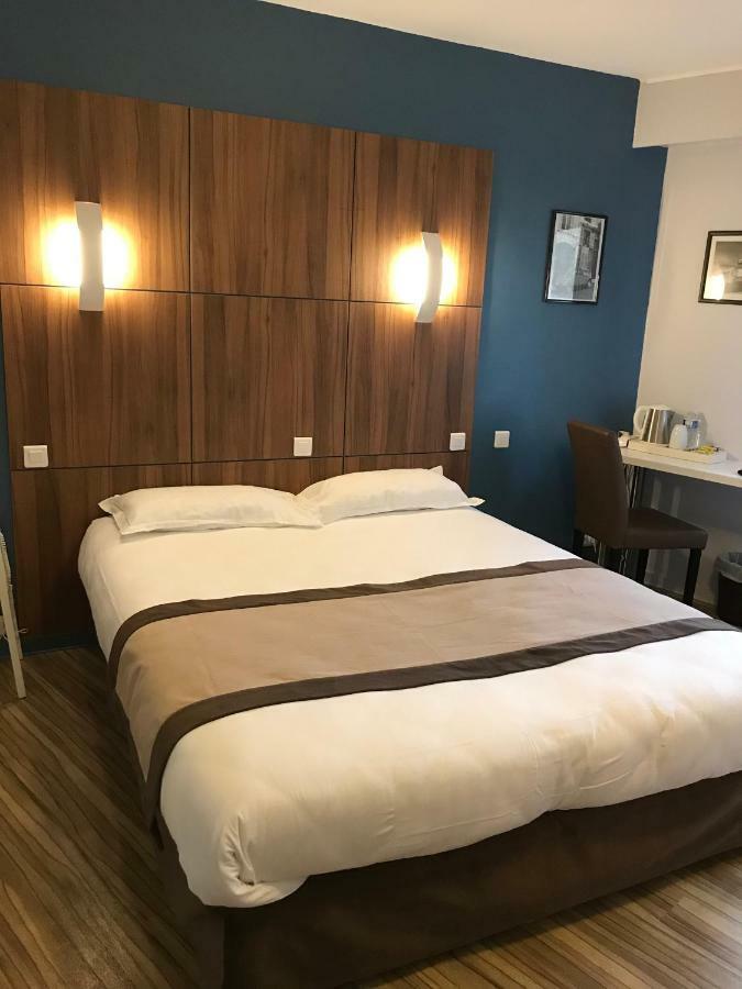 Logis Hotel De La Bruyere Pouzauges Luaran gambar